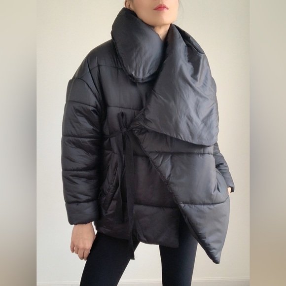 STATEMENT OVERSIZED PUFFER JACKET - BLACK - Picture 6 of 14